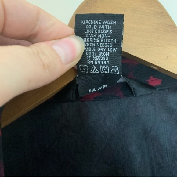 [Express] Red & Black Animal Print Sleeveless Wrap Dress - Picture 5 of 9